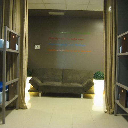 Albergue Santo Santiago ซานติอาโก เด กอมโปสเตลา ภายนอก รูปภาพ