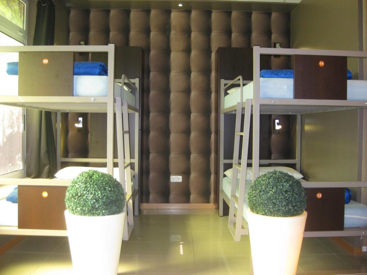 Albergue Santo Santiago ซานติอาโก เด กอมโปสเตลา ภายนอก รูปภาพ