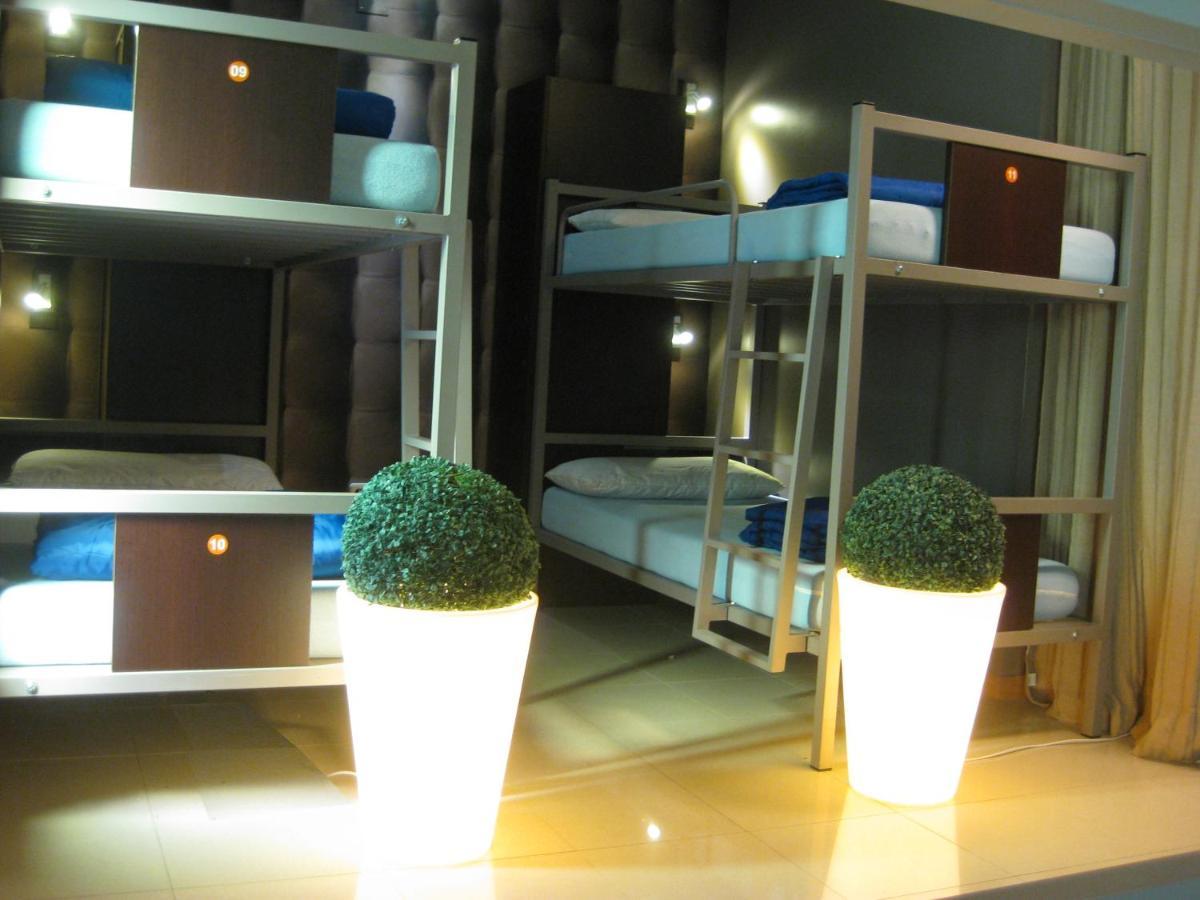 Albergue Santo Santiago ซานติอาโก เด กอมโปสเตลา ภายนอก รูปภาพ
