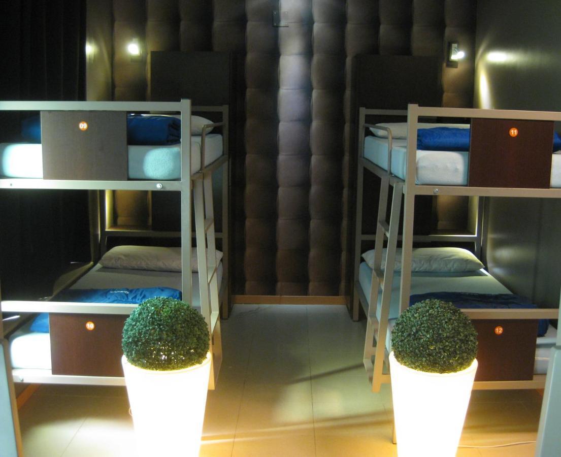 Albergue Santo Santiago ซานติอาโก เด กอมโปสเตลา ภายนอก รูปภาพ